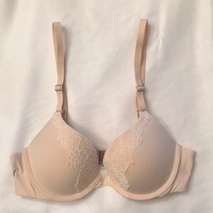 Cream with lace detail bra
